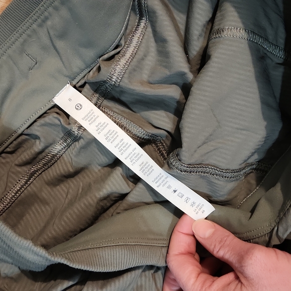 Lululemon joggers size 8 gray - Picture 2 of 3